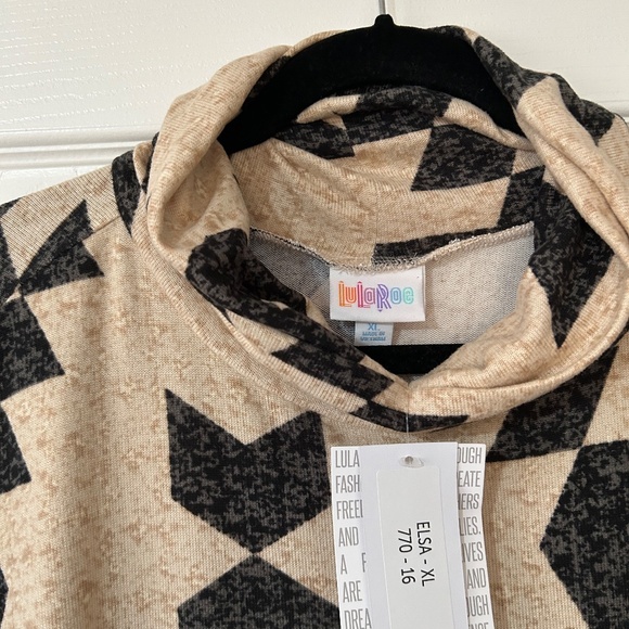 LuLaRoe Elsa top, NWT, XL(18-26) - Picture 4 of 9